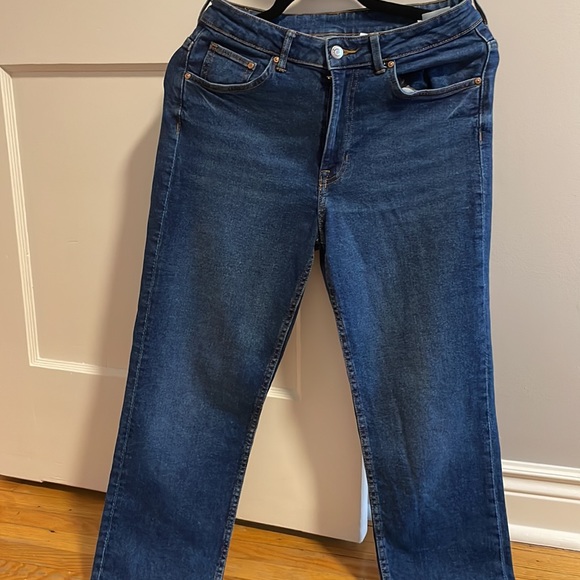 H&M blue straight jeans. Size 6 - Picture 2 of 2